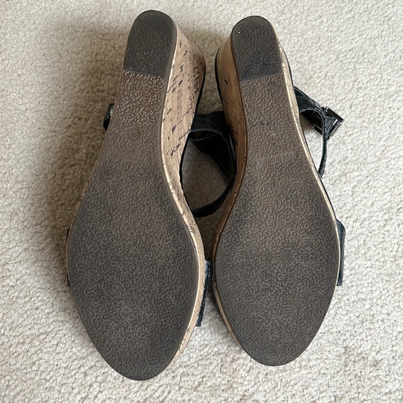 Denver Hayes cork platform black snakeskin-look sandals  Size US8 - Picture 6 of 8